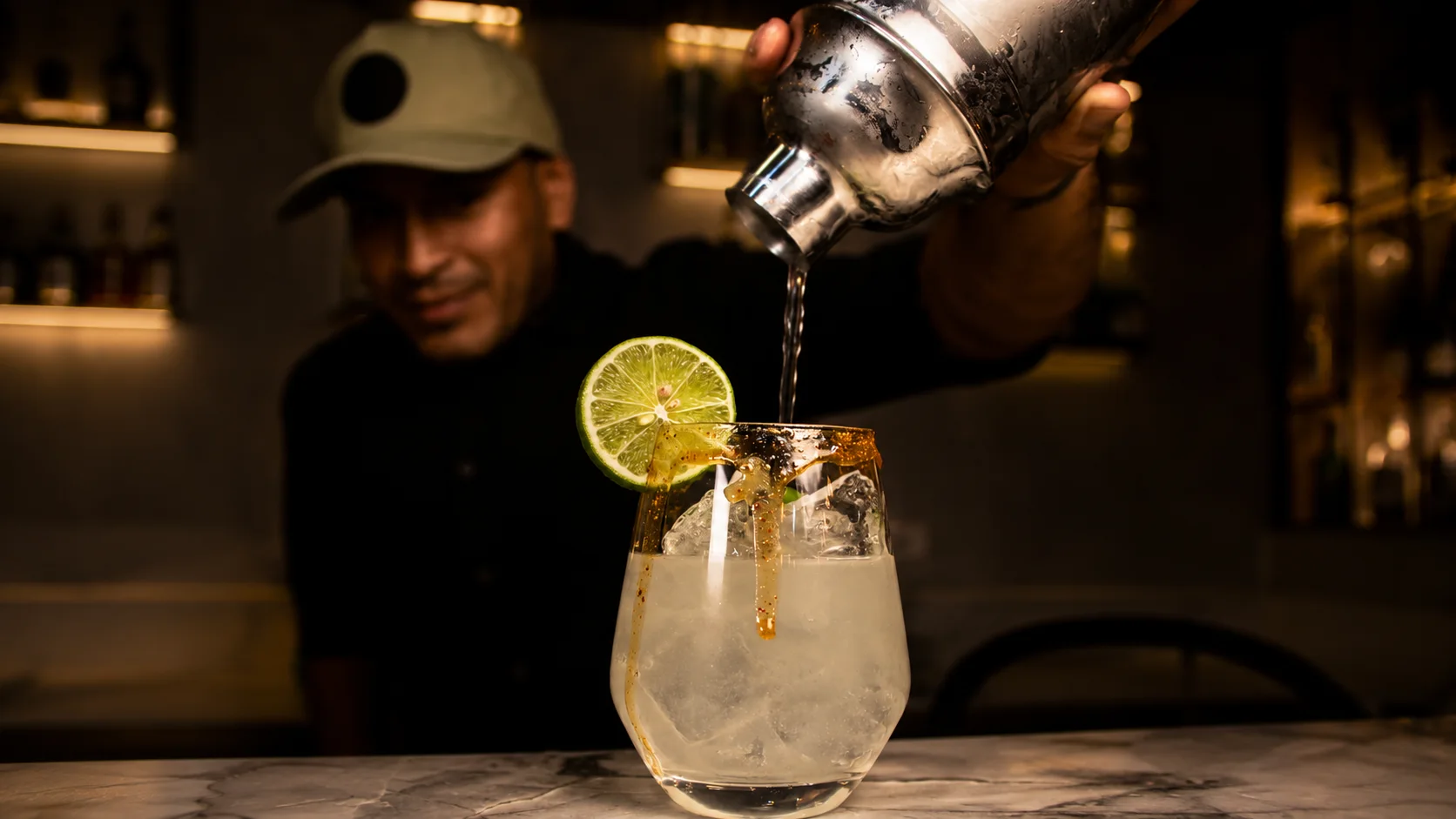 Cócteles de autor preparados en la barra de Altézza